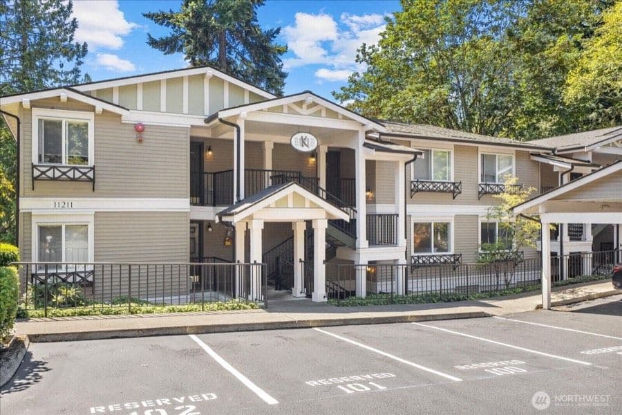 11211 NE 128th Street K-202, Kirkland