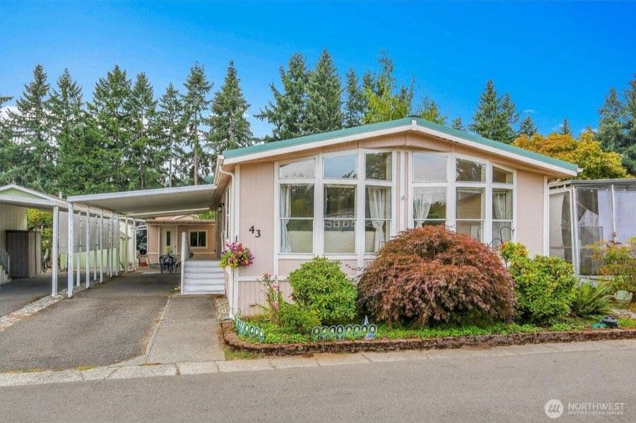 18425 NE 95th Street 43, Redmond