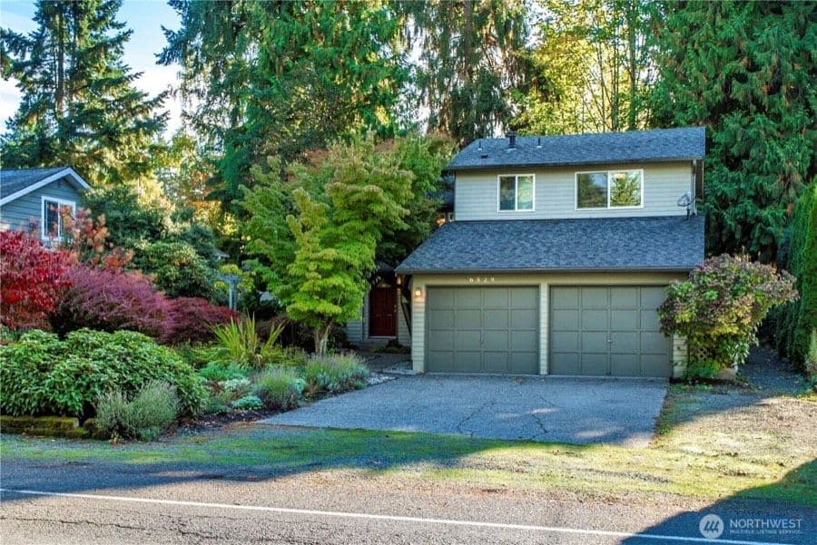 6529 Arrowhead Drive NE, Kenmore